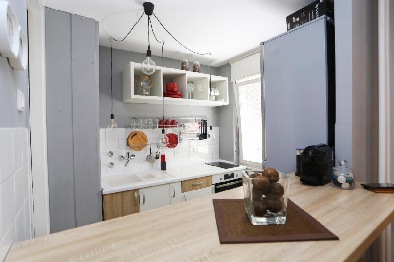 Modern Apartment With Free Parking Novi Sad Exteriör bild